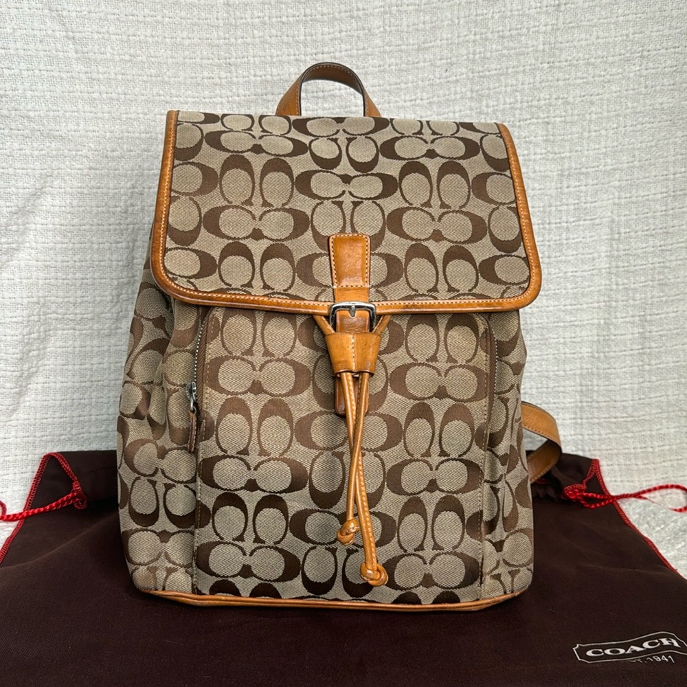 Vintage COACH medium sized Backpack!